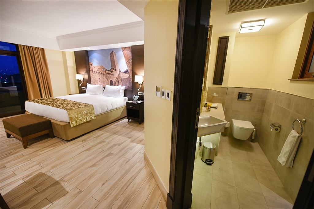 Mestil Hotel And Residences 21/70