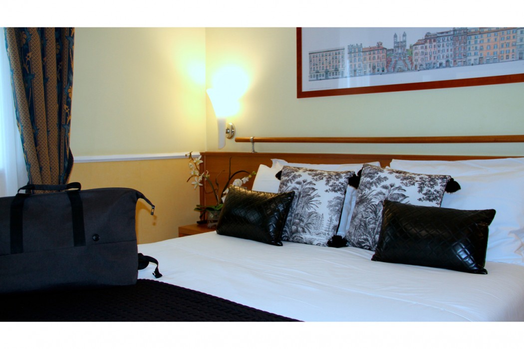 Windrose Hotel 11/46