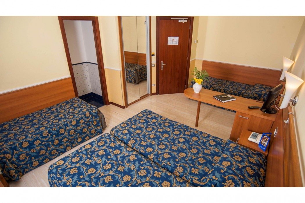 Windrose Hotel 10/46