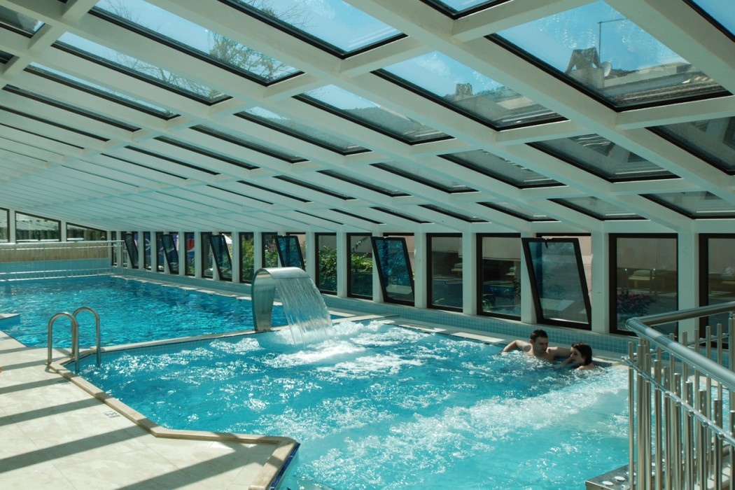 Aqua Hotel 48/77