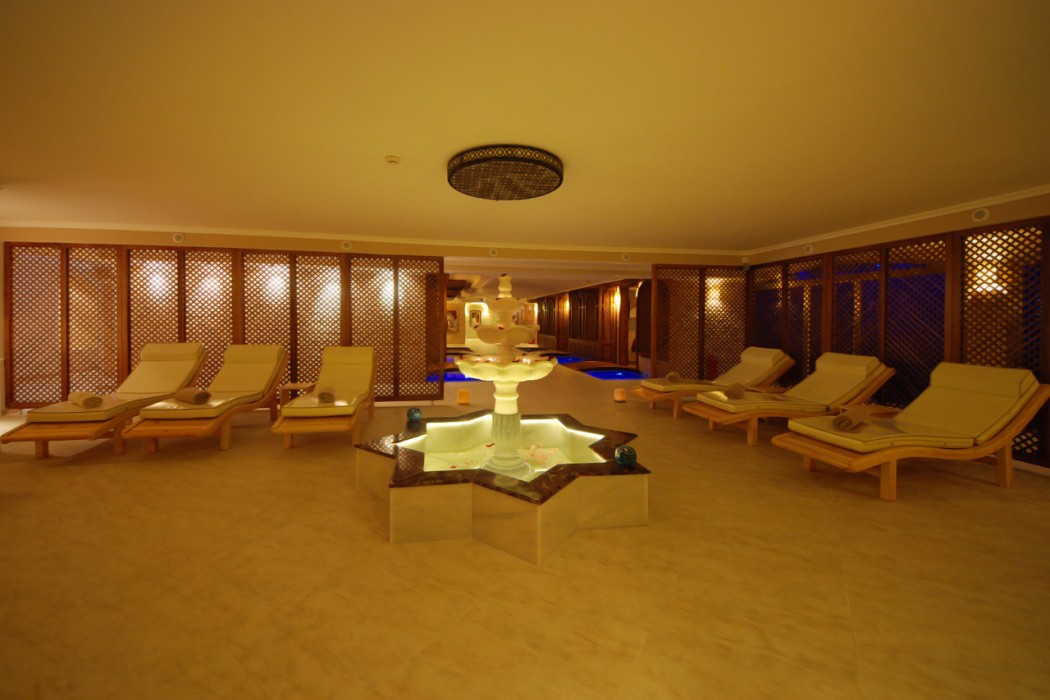 Aqua Hotel 30/77