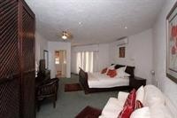 Annabel S of Bryanston 20/39