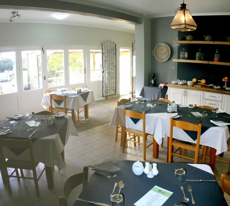 Lodge On Main Guest House 25/60
