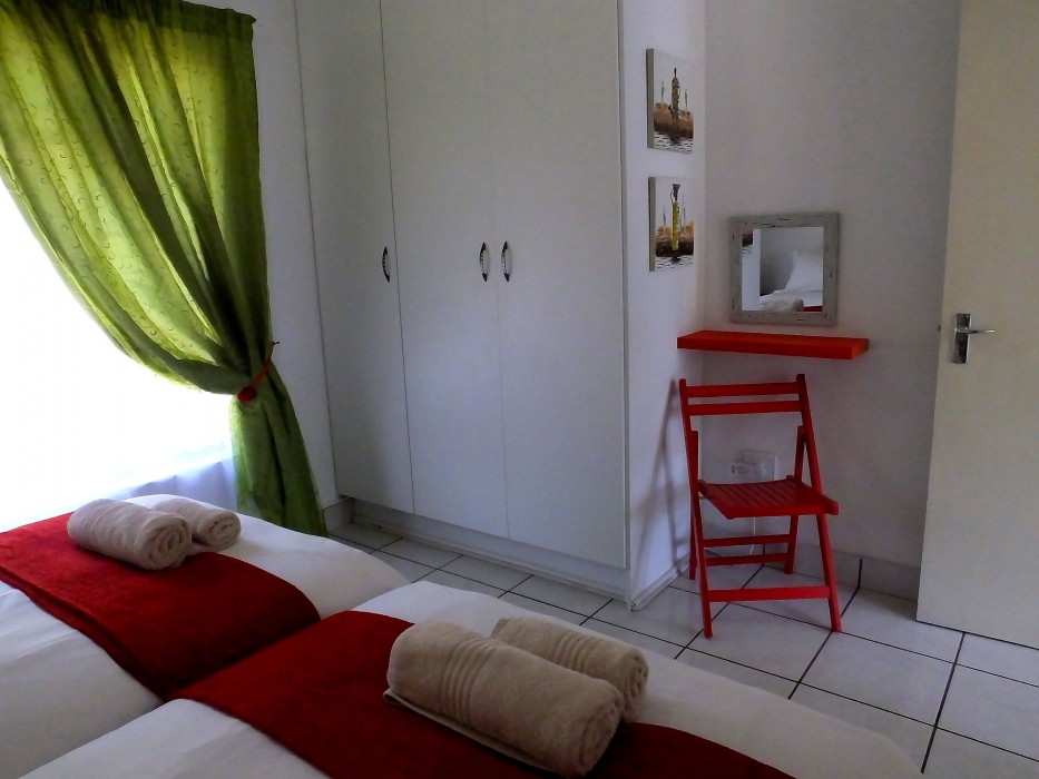 Sunshine Self Catering 48/78