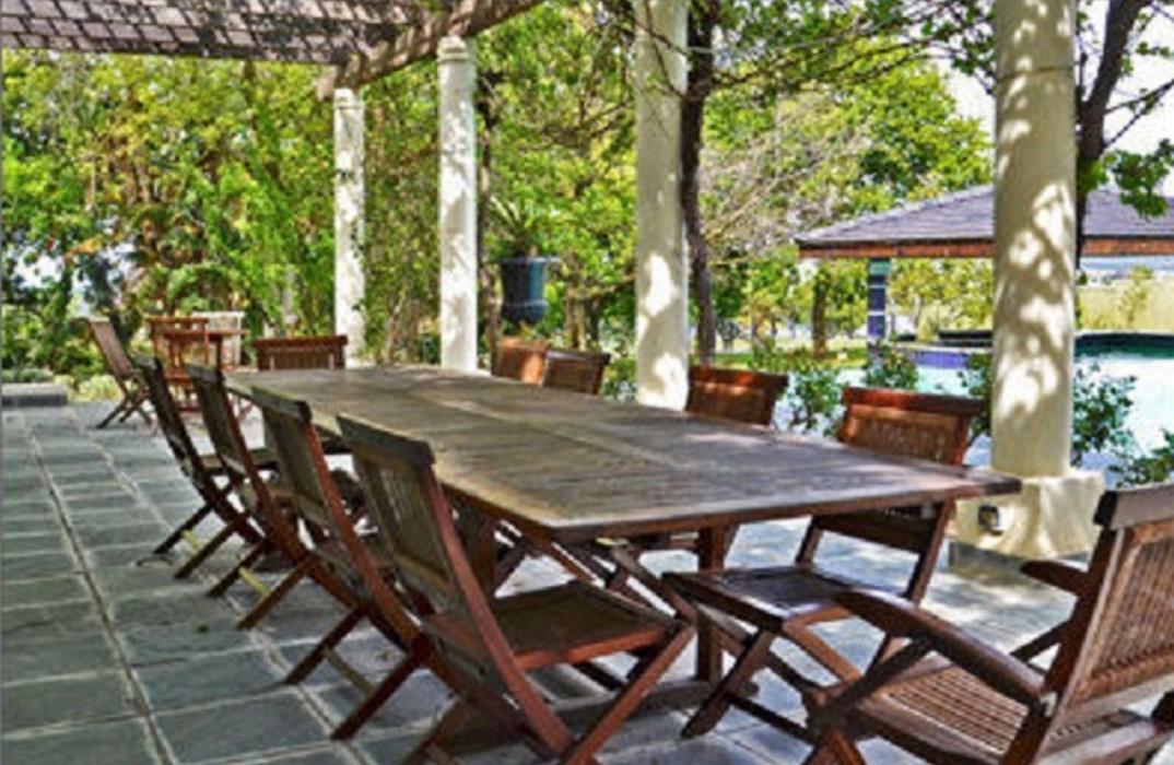 Ridgemor Villa 10/26