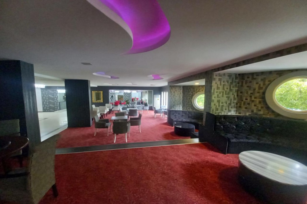Caprice Beach Hotel 33/67