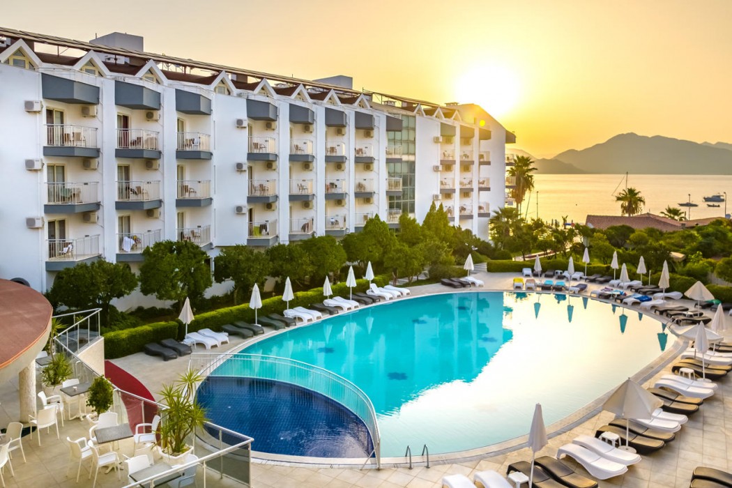 Caprice Beach Hotel 2/67