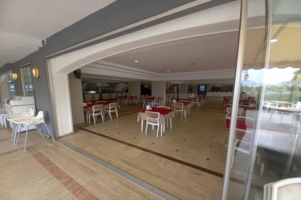 Caprice Beach Hotel 35/67
