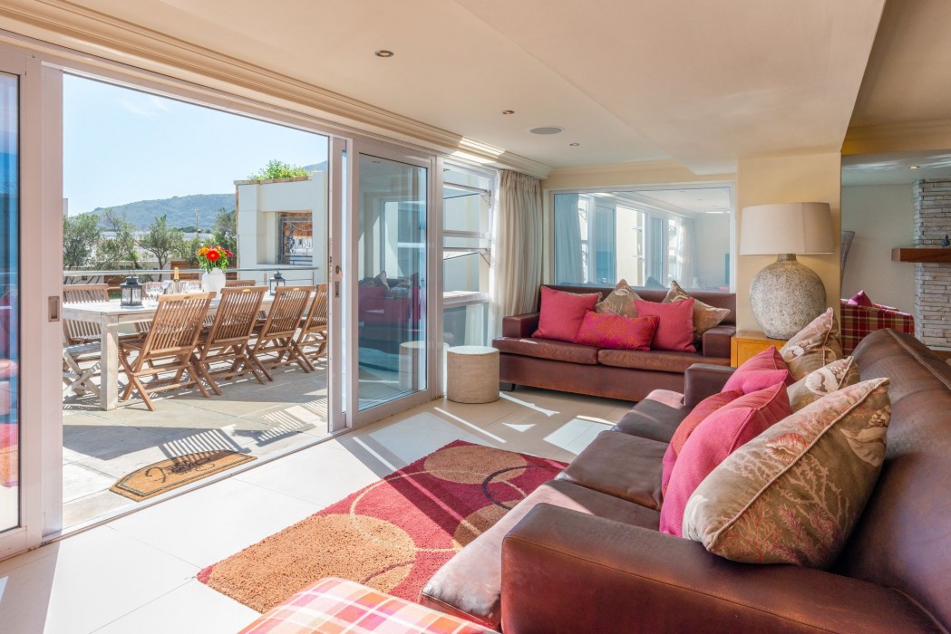 Camps Bay Luxury Villa 4/30