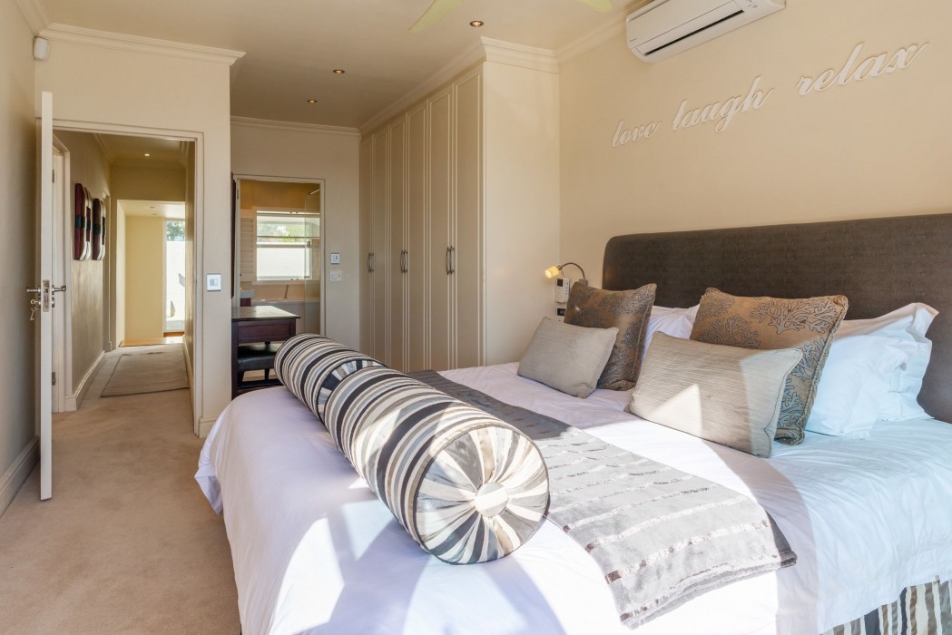 Camps Bay Luxury Villa 12/30