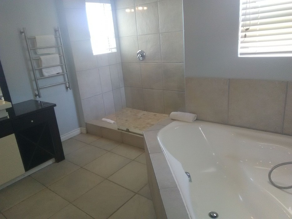 Brenton On Rocks Luxury Guest House 27/97