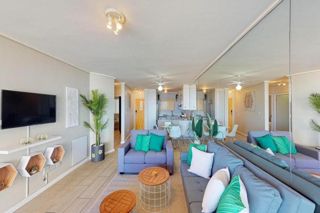Luxury On The Beach Lagoon Beach 26/55