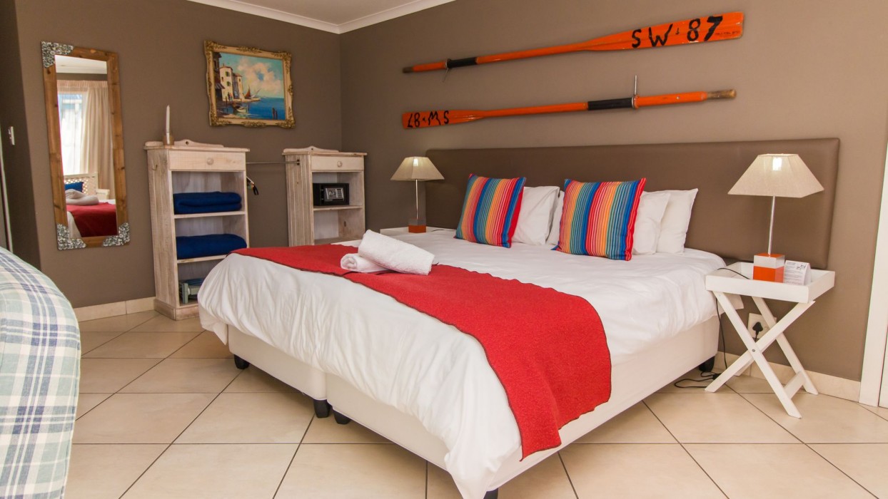Point Village Hotel 43/76