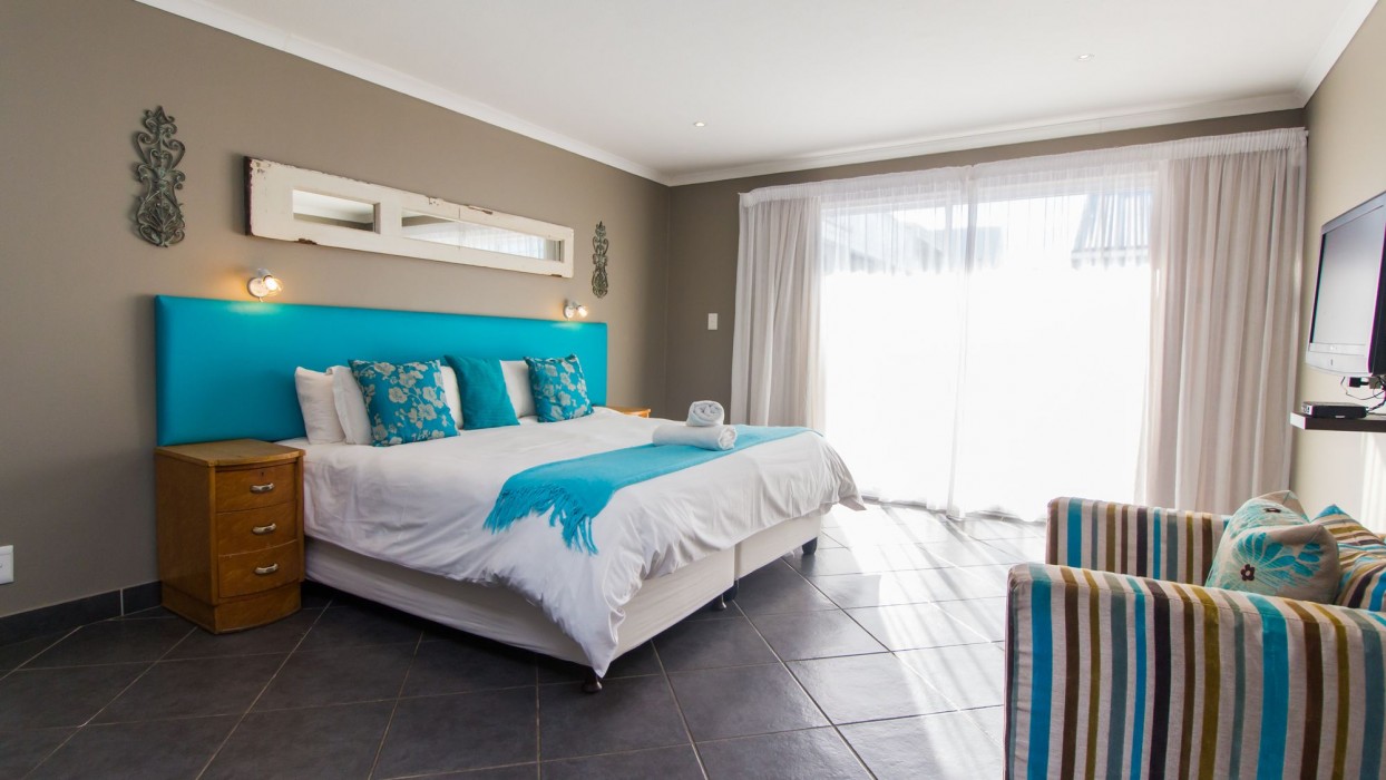 Point Village Hotel 34/76
