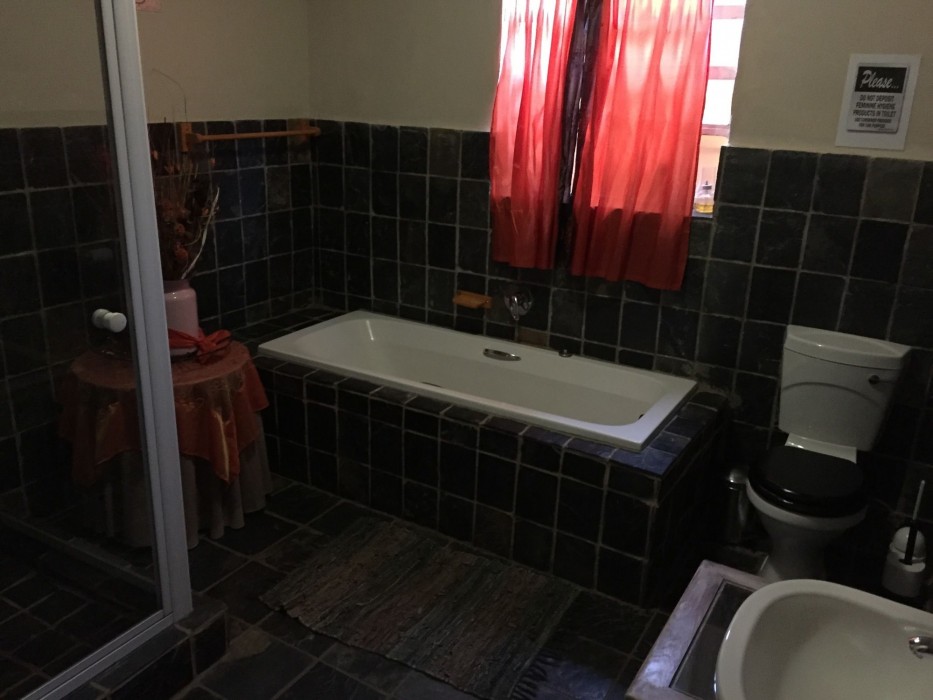 Travellers Nest Guesthouse 50/93