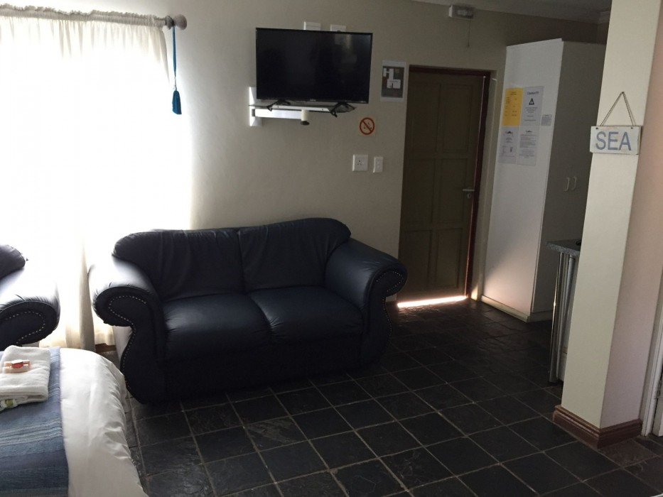 Travellers Nest Guesthouse 73/93