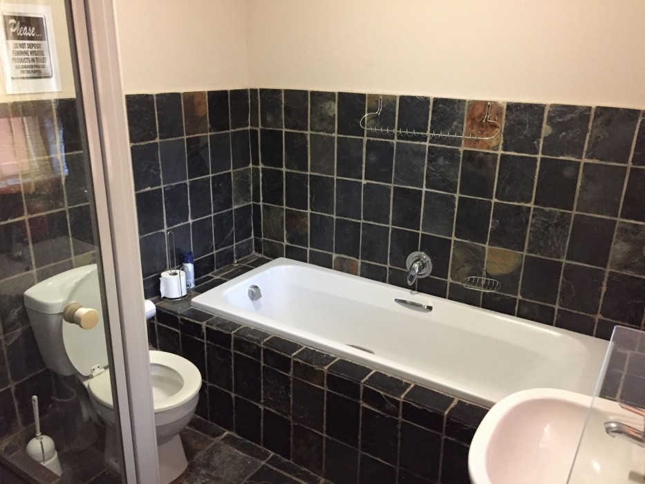 Travellers Nest Guesthouse 70/93