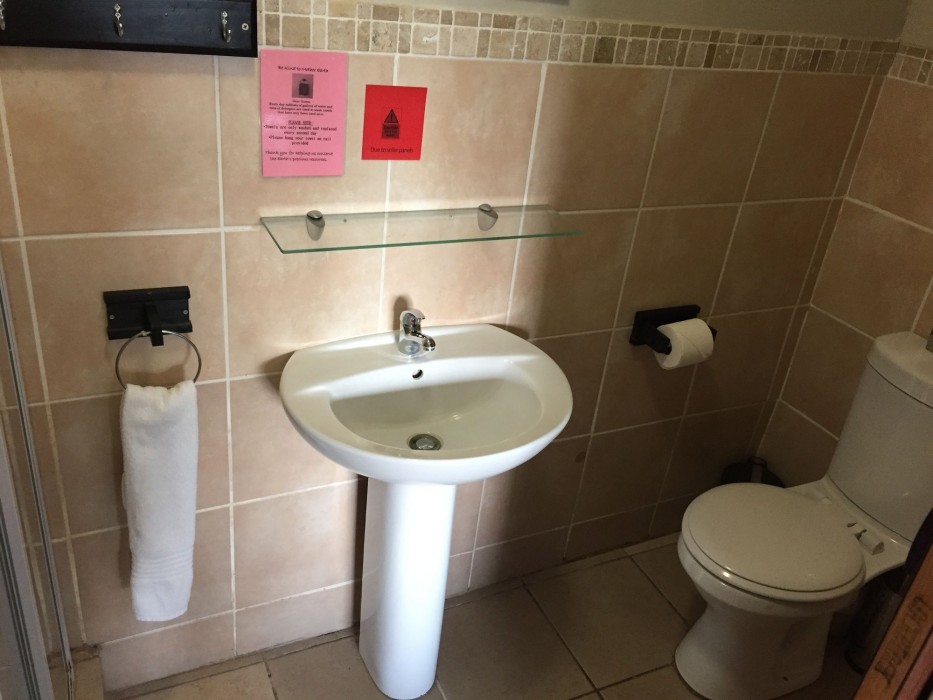 Travellers Nest Guesthouse 74/93
