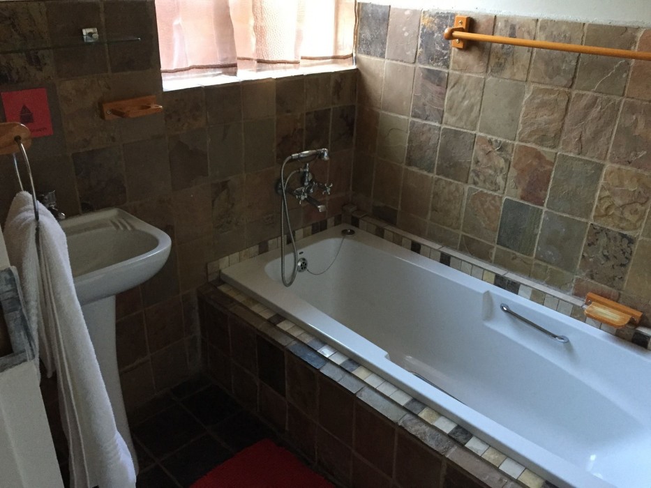 Travellers Nest Guesthouse 32/93