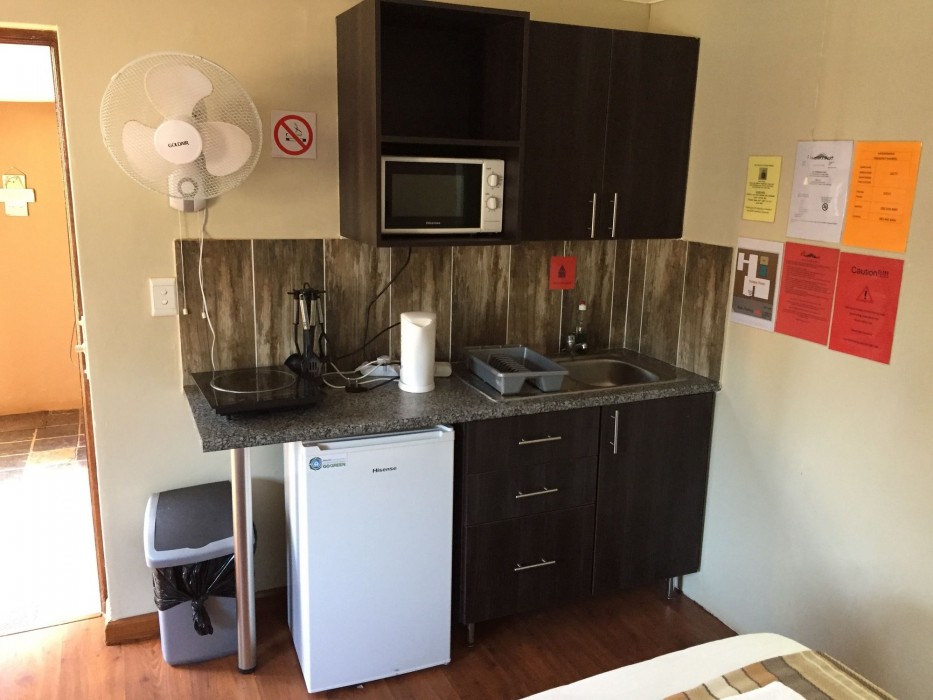 Travellers Nest Guesthouse 71/93