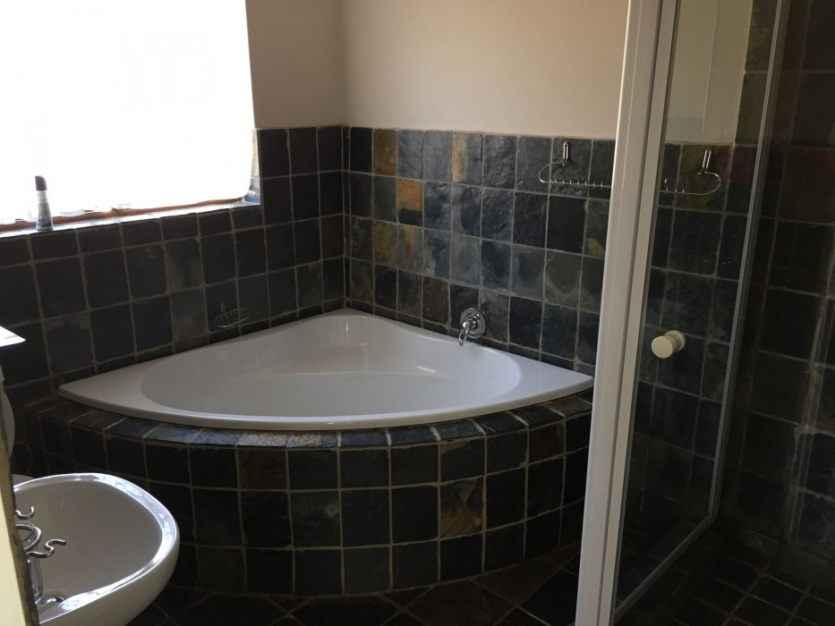 Travellers Nest Guesthouse 47/93
