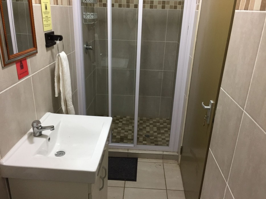 Travellers Nest Guesthouse 43/93