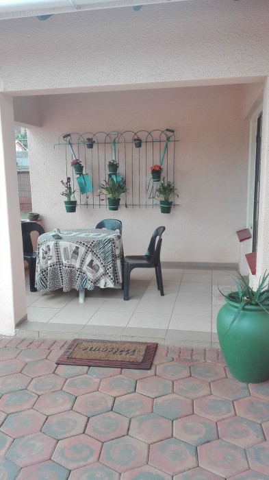 Jothams Guest House 2/42