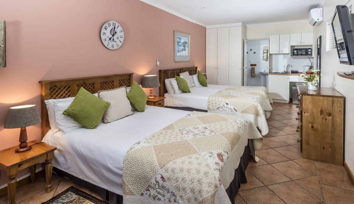 Algoa Guesthouse (Summerstrand) 38/58