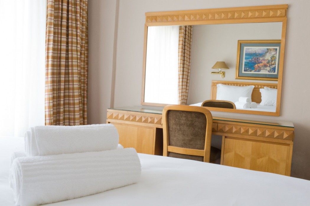 Hotel 224 19/83