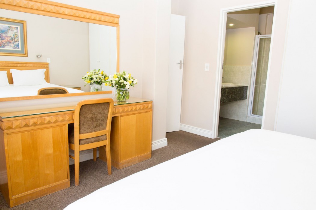 Hotel 224 33/83