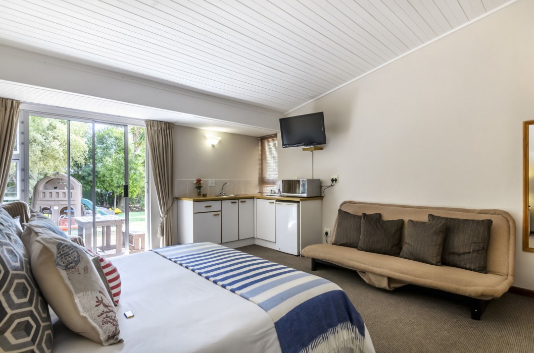 Admiral S Lodge Guest House B B 38/83