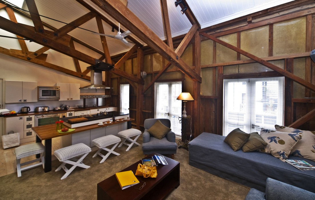 The Lofts Boutique Hotel 63/99