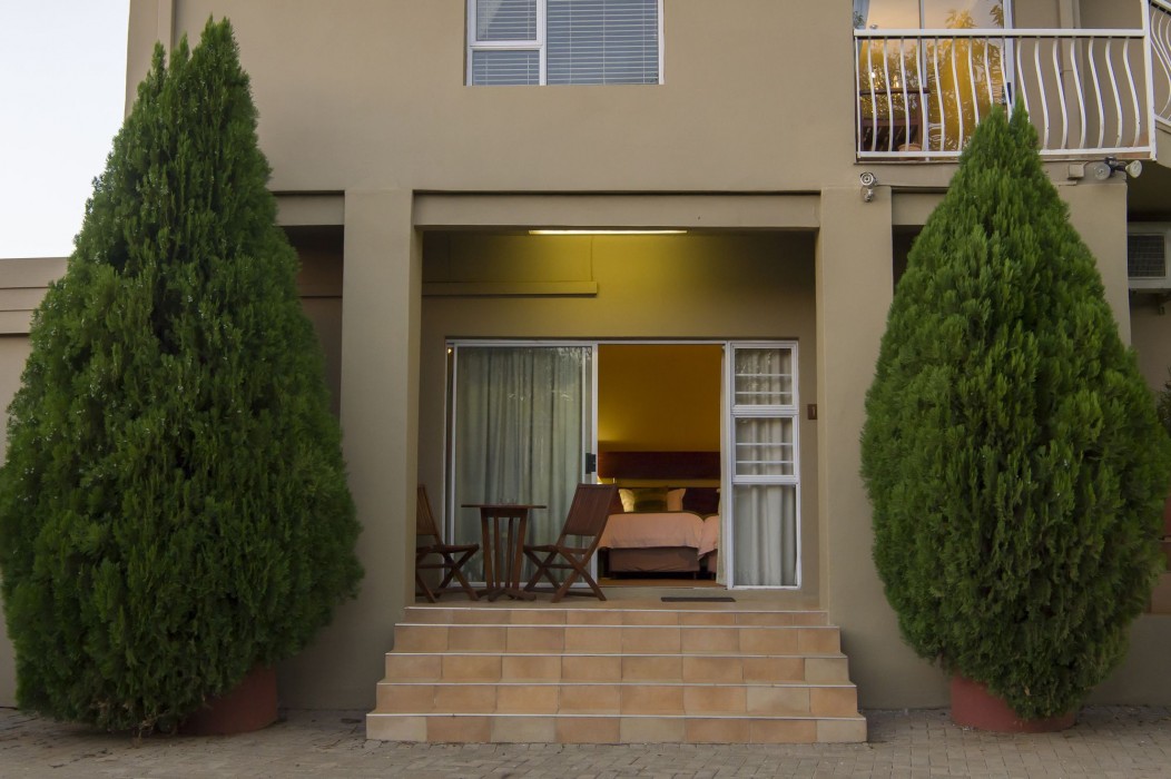 Bayswater Lodge 30/100