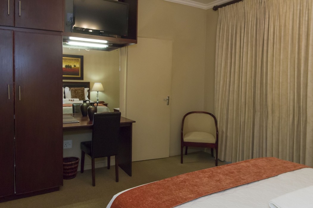 Bayswater Lodge 61/100