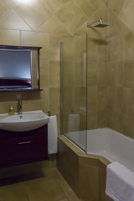 Bayswater Lodge 50/100