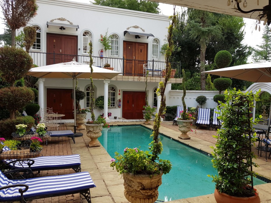 Pheasant Hill Boutique Hotel 17/19