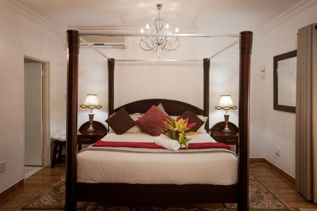 Tamboti Lodge 10/24