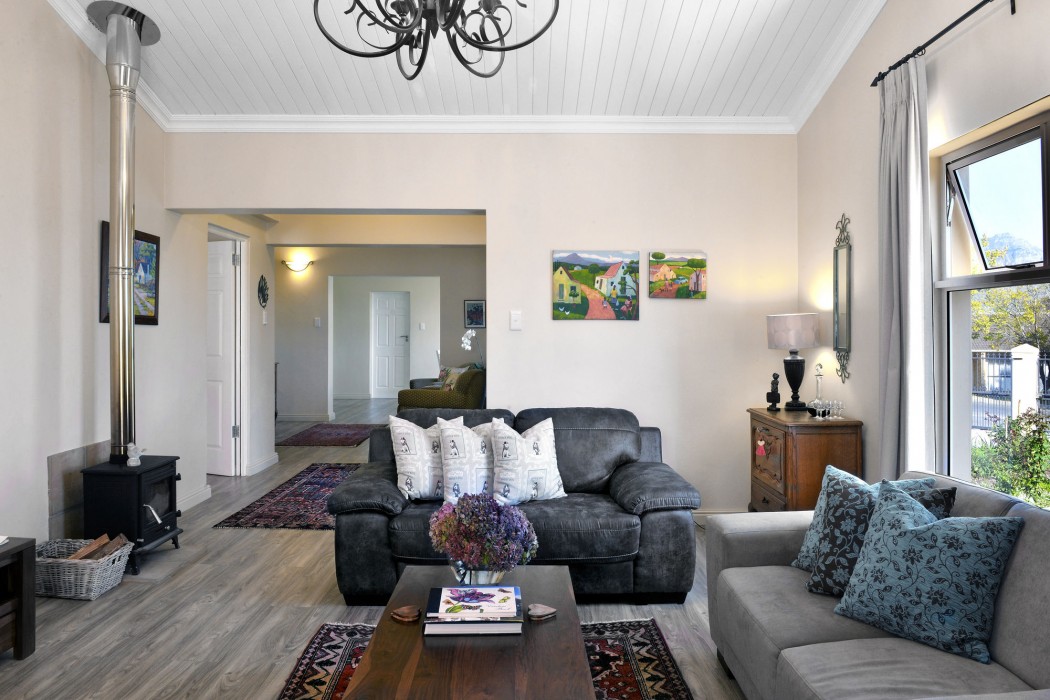 Petit Plaisir Cottage 12/47