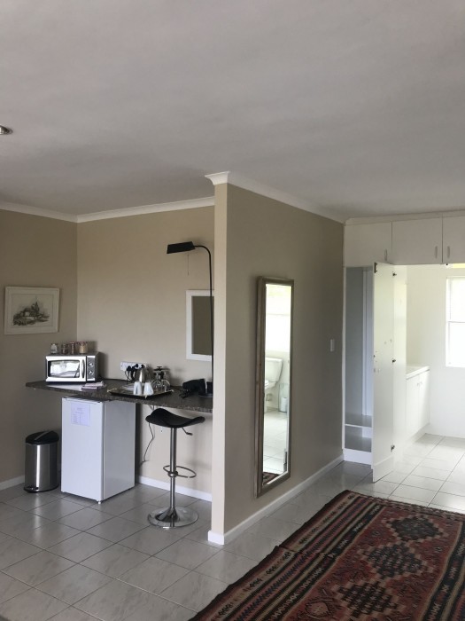 78On5th In Hermanus 33/72