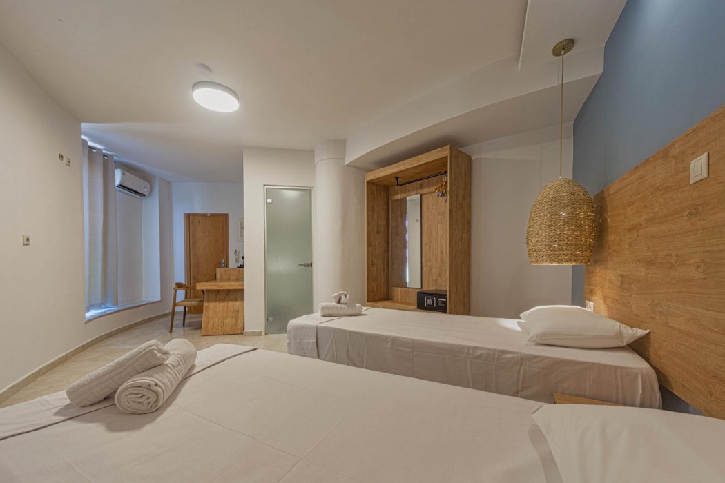 Island Beach Resort And Annex Adults Only 25/81