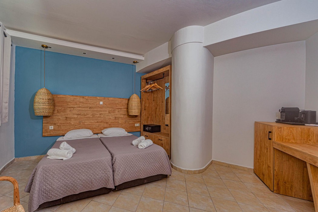 Island Beach Resort And Annex Adults Only 22/81