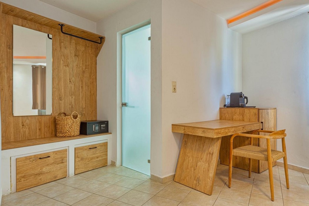 Island Beach Resort And Annex Adults Only 38/81