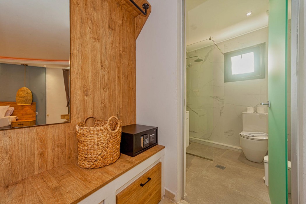Island Beach Resort And Annex Adults Only 28/81