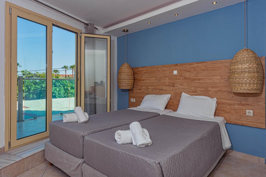 Island Beach Resort And Annex Adults Only 13/81