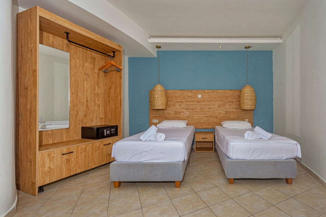 Island Beach Resort And Annex Adults Only 42/81