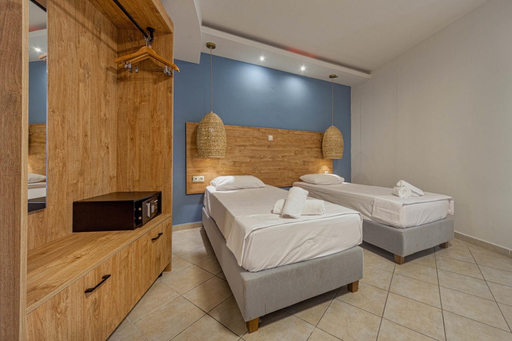 Island Beach Resort And Annex Adults Only 15/81