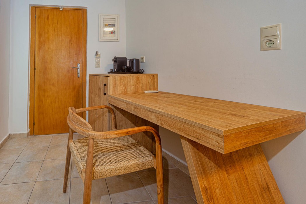 Island Beach Resort And Annex Adults Only 31/81