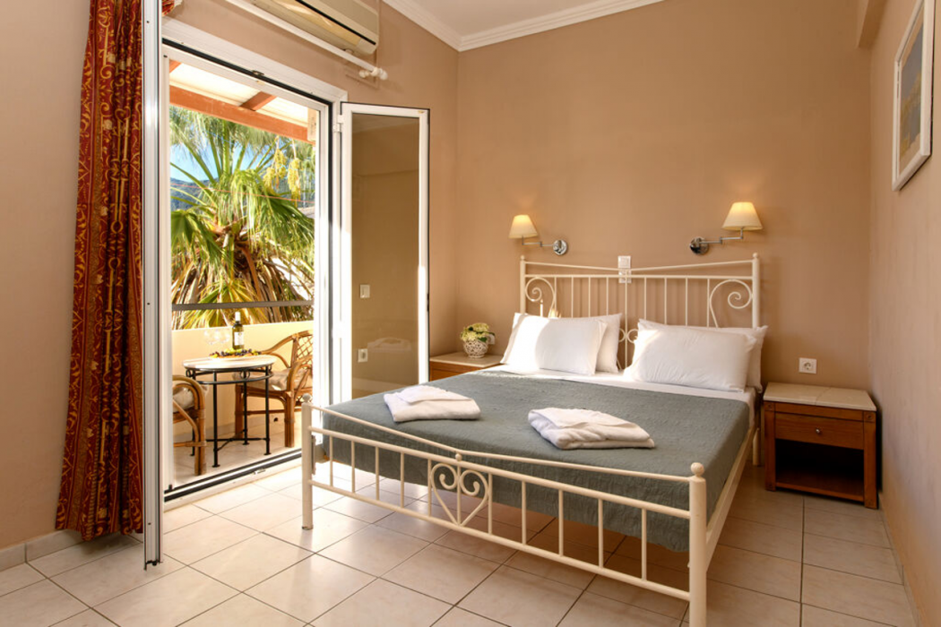 Ipsos Di Mare - Adults Only 14/41
