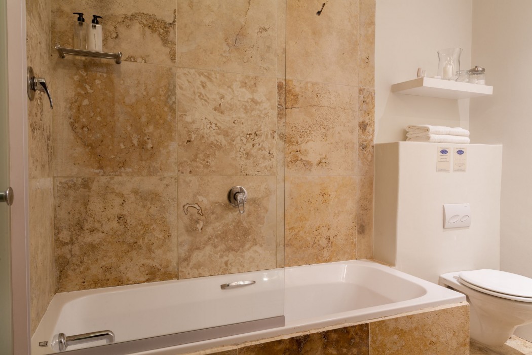 Auberge Daniella 24/85