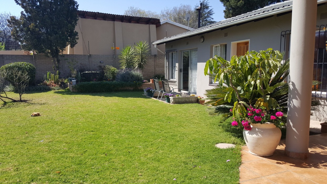 8 Ibis Lane Guest House 2/4